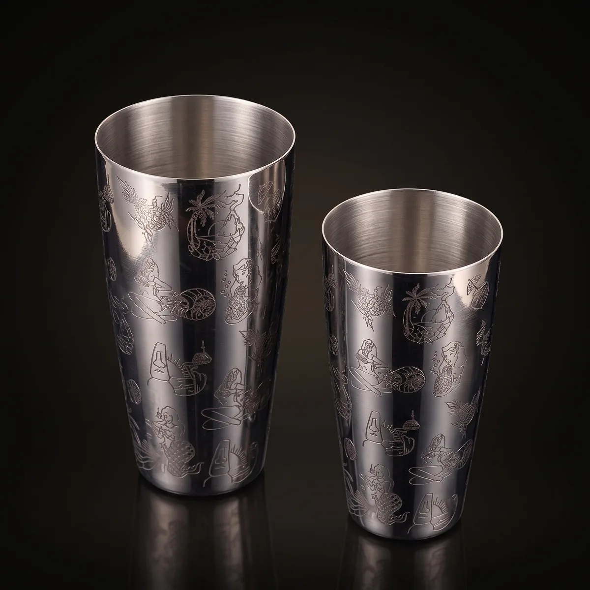 Silver engraved Boston shaker, Hula pattern, three-quarter view