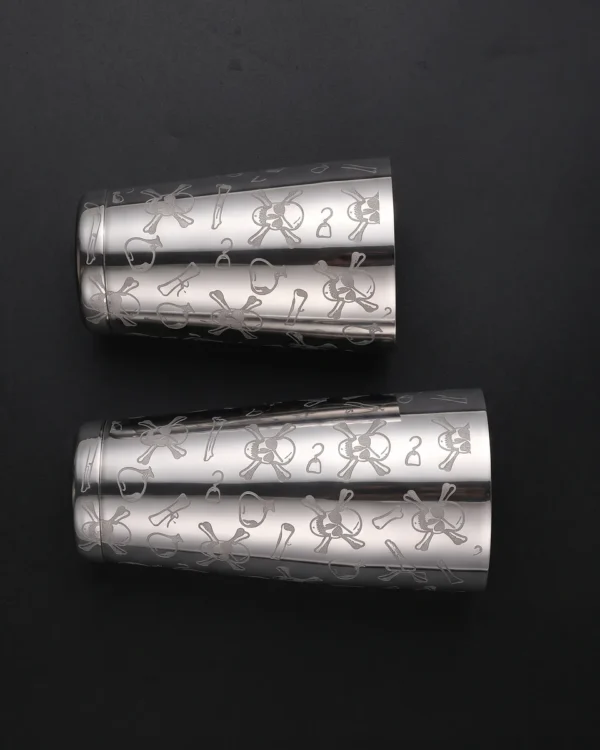 Engraved Boston shaker, mirror-finish skull, top view