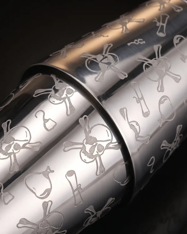 Engraved Boston shaker, mirror-finish skull, three-quarter view