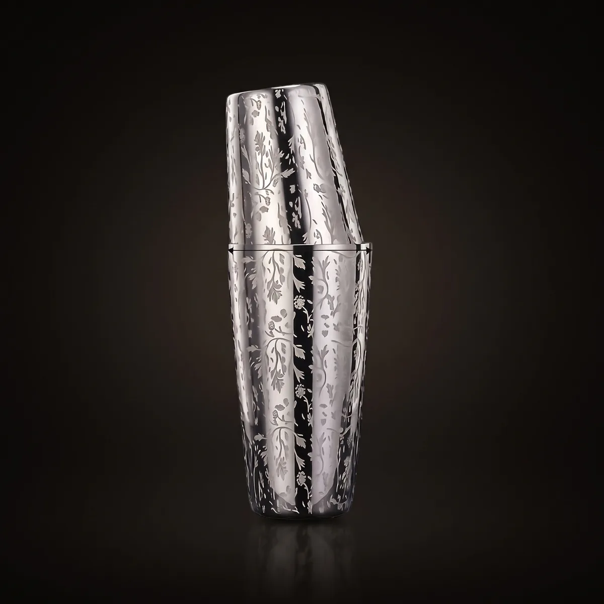 Engraved Boston shaker, Ay Tsao pattern, front view