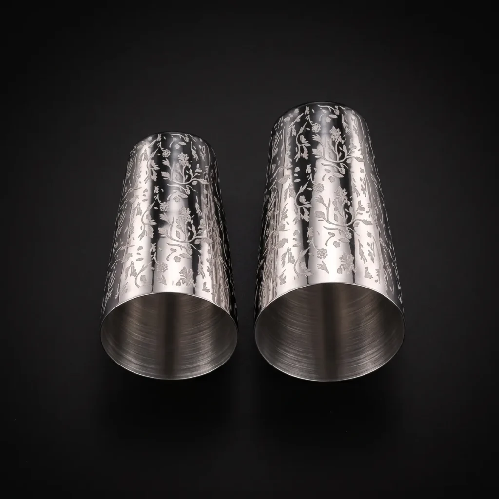Engraved Boston shaker, Ay Tsao pattern, top view