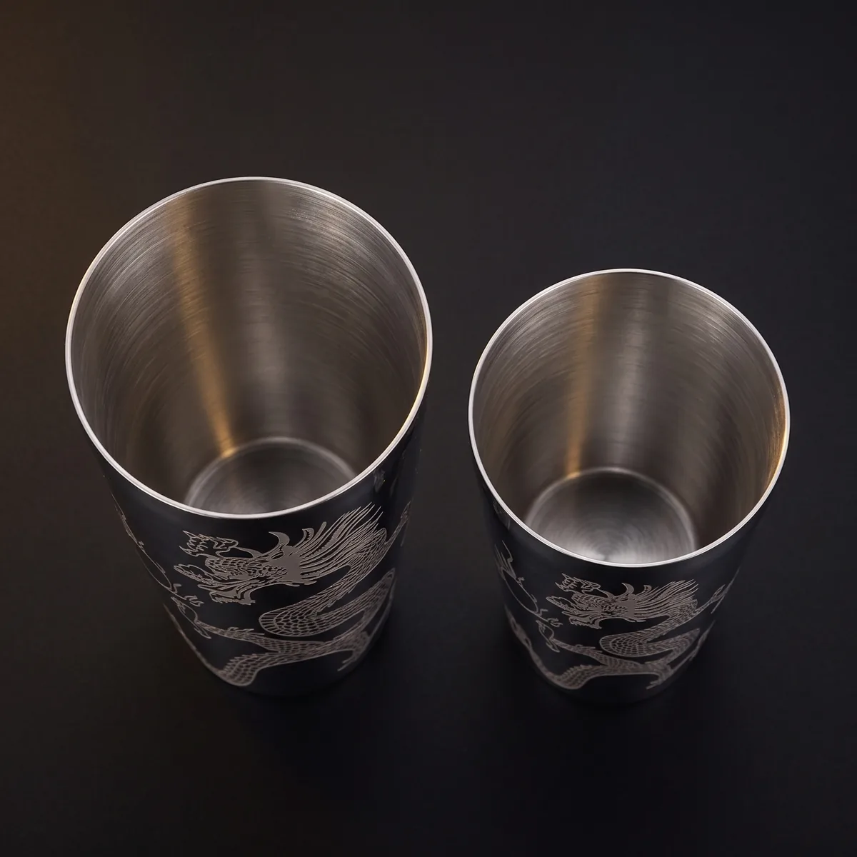 Engraved Boston shaker, Dragon pattern, top view