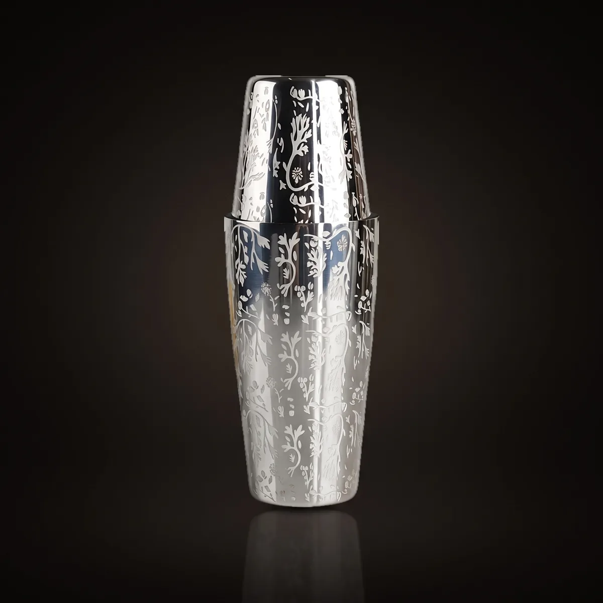 Engraved Boston shaker, foliage pattern, front view