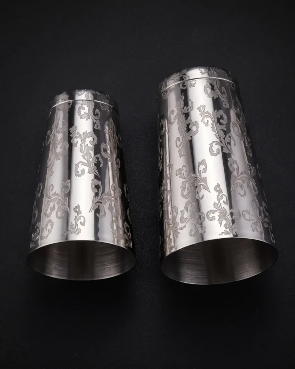 Engraved Boston shaker, Lavender pattern, top view