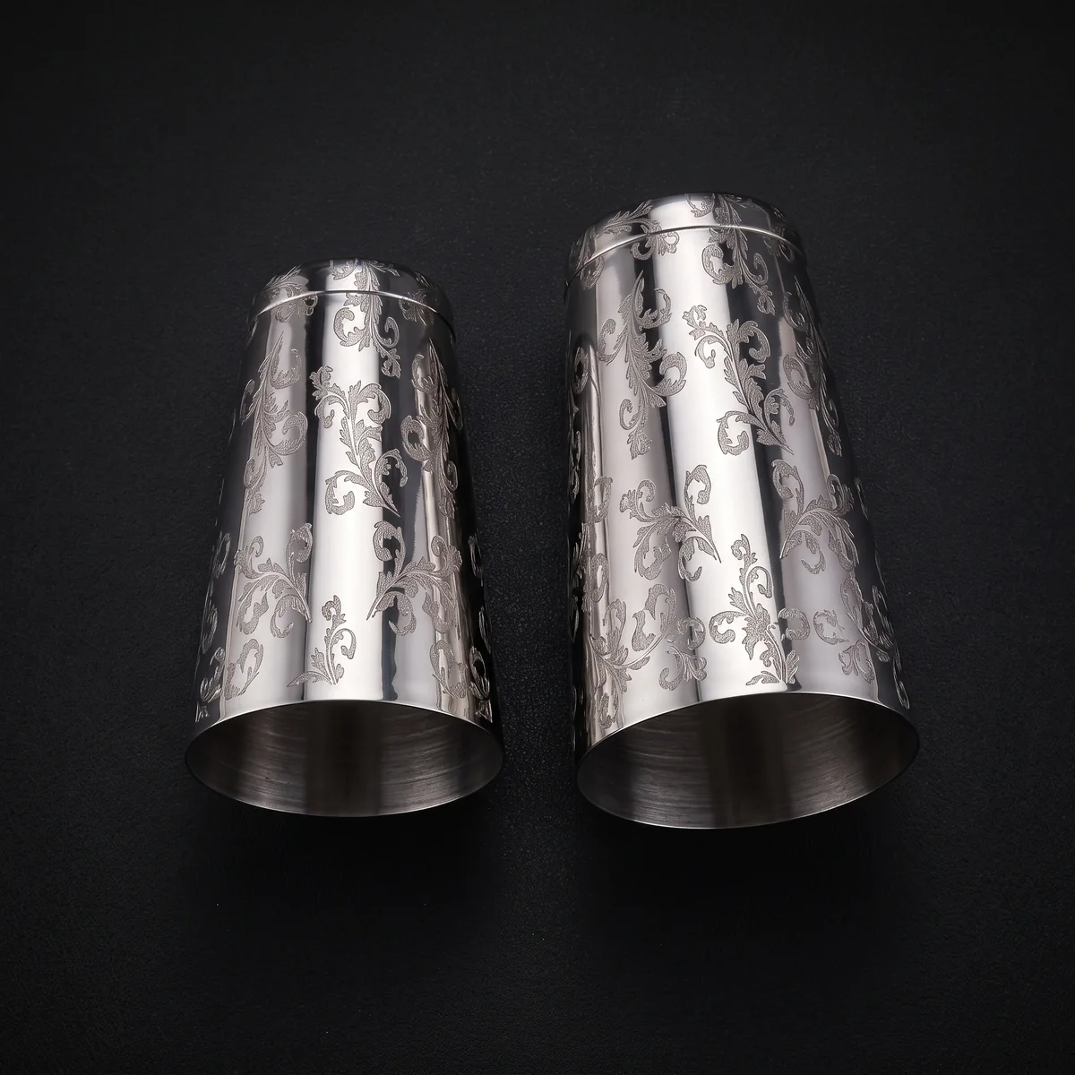 Engraved Boston shaker, Lavender pattern, top view