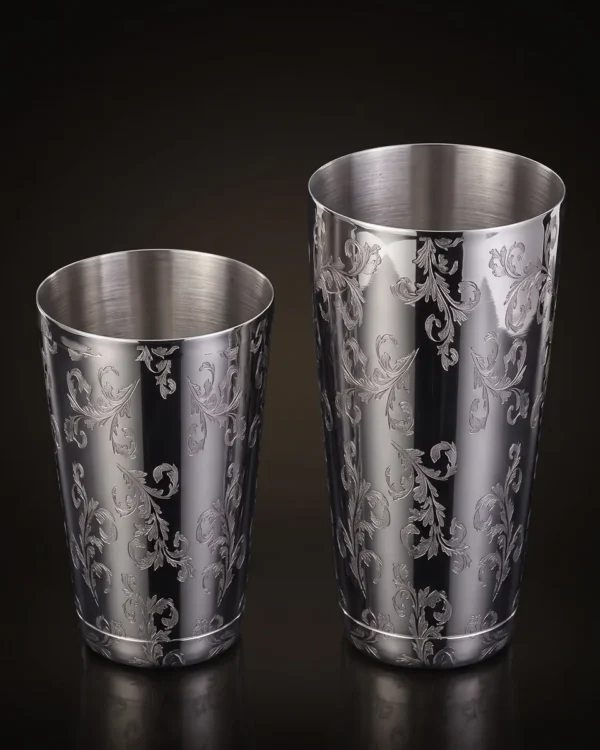 Engraved Boston shaker, Lavender pattern, three-quarter view