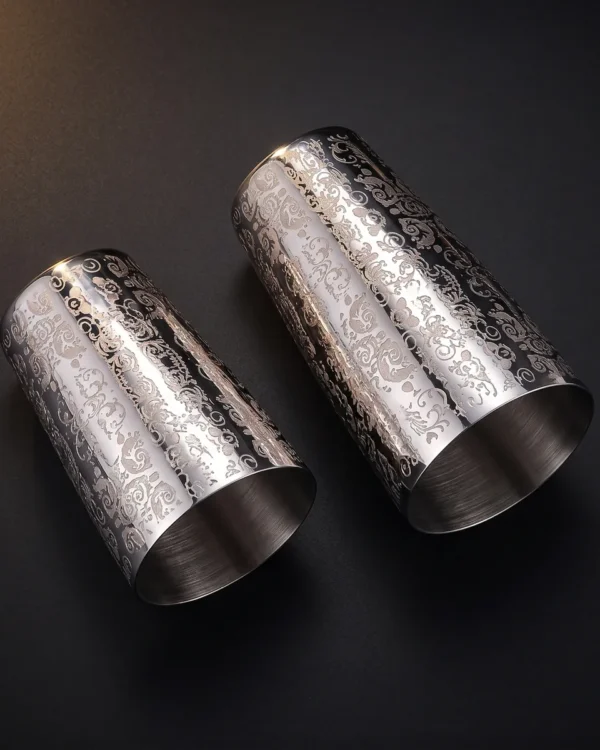 Engraved Boston shaker, Royalty pattern, top view