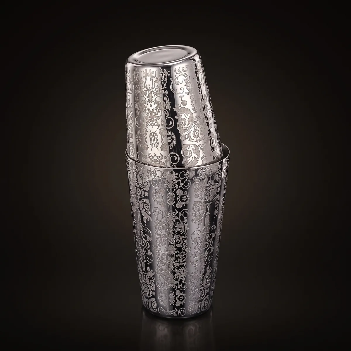 Engraved Boston shaker, Royalty pattern, three-quarter view
