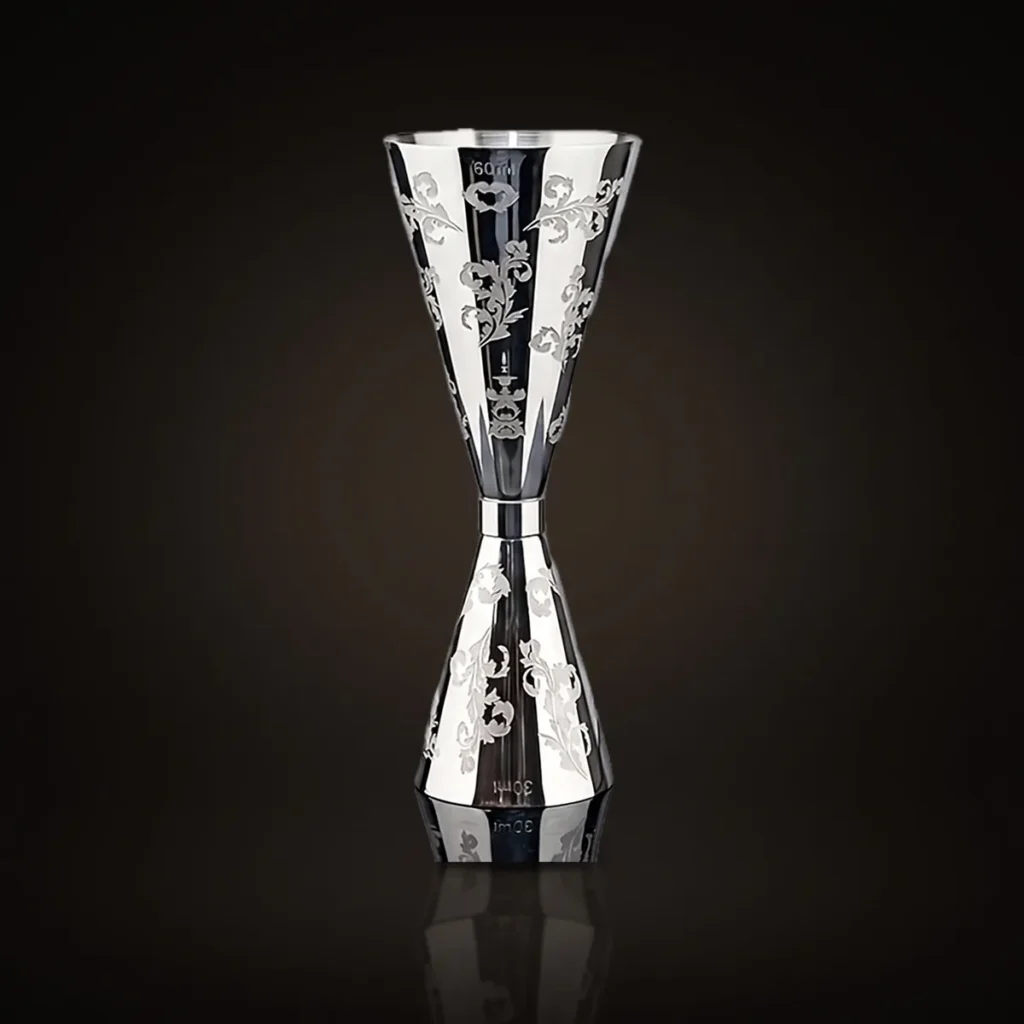 Engraved jigger 30/60 ml, petal pattern, front view