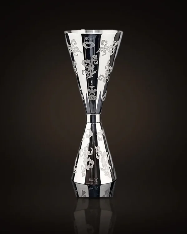 Engraved jigger 30/60 ml, petal pattern, front view