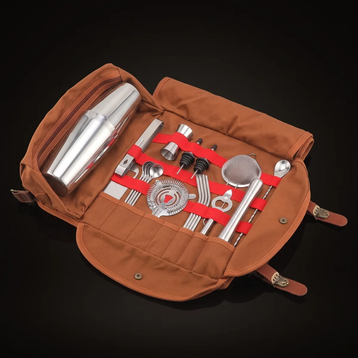 Travel bartender kit 20 pieces, Boston, three-quarter view