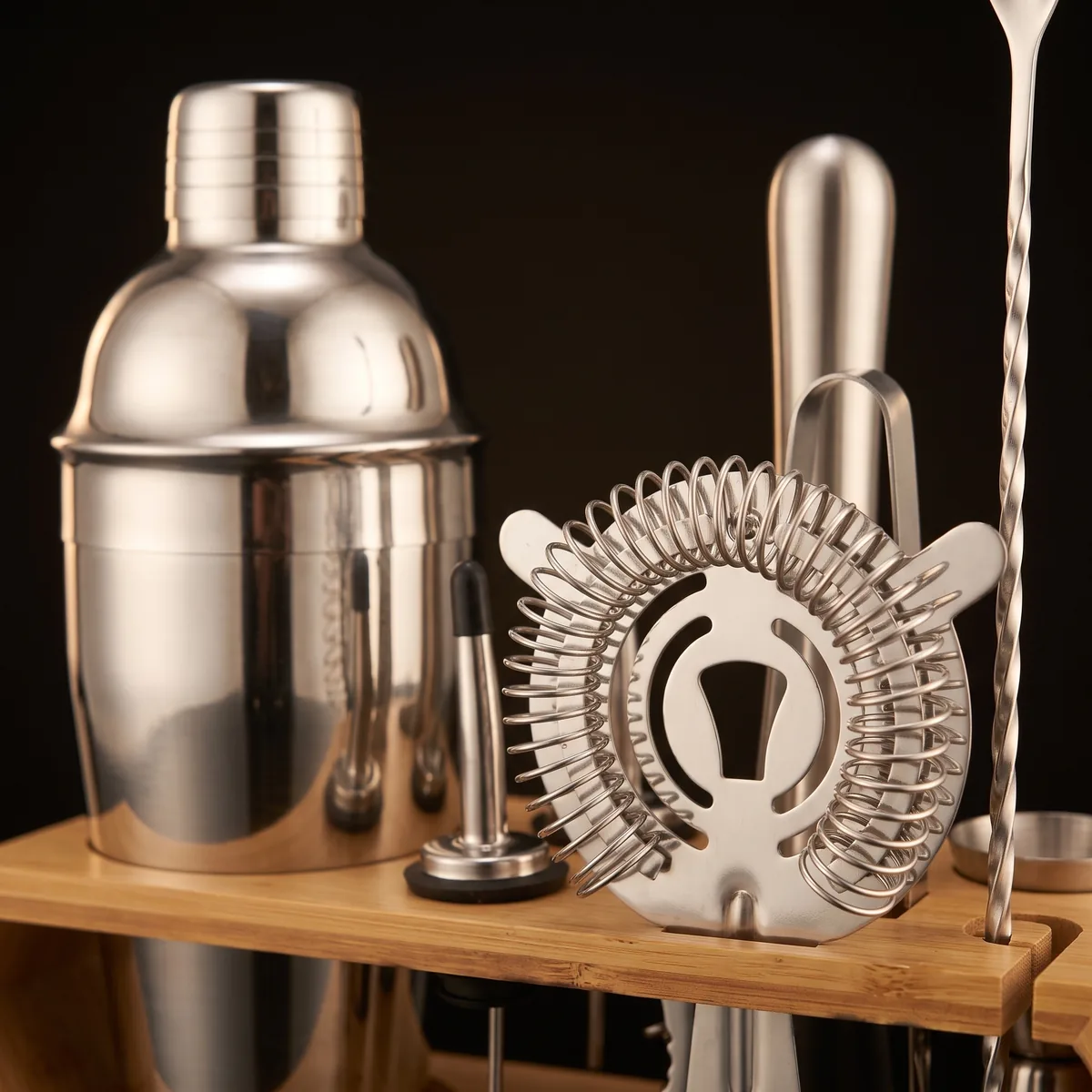 Cocktail kit 10 pieces, hexagonal stand, 550 ml, three-quarter view