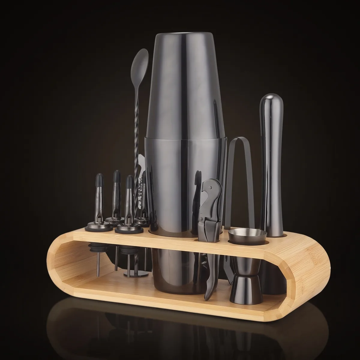 Cocktail kit 12 pieces, black, Boston, three-quarter view