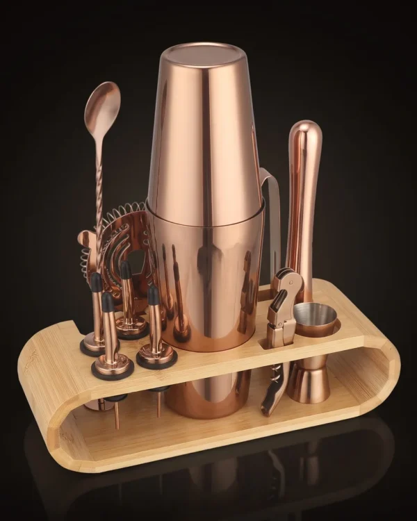 Cocktail kit 12 pieces, rose gold, Boston, three-quarter view