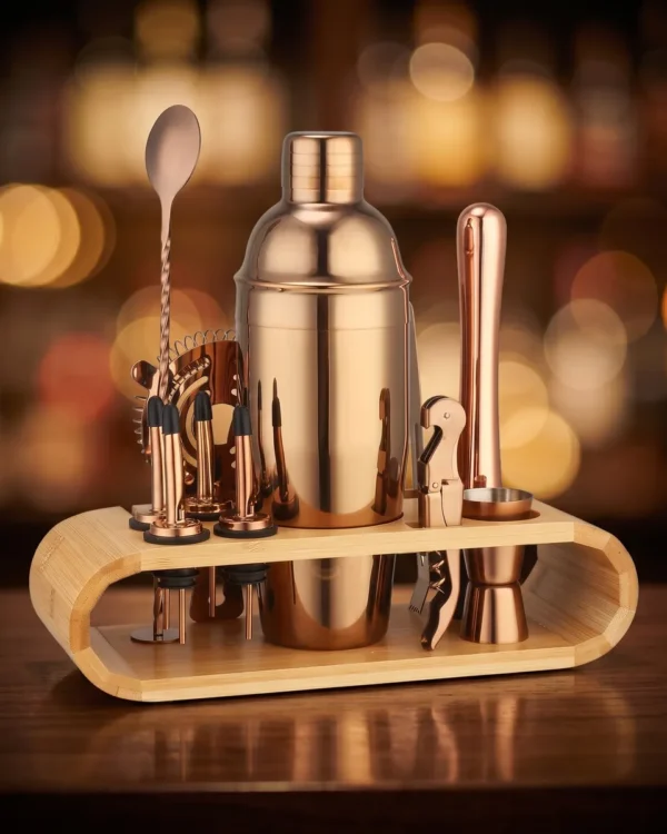 Cocktail kit 12 pieces, rose gold, 750 ml shaker, on a bar counter