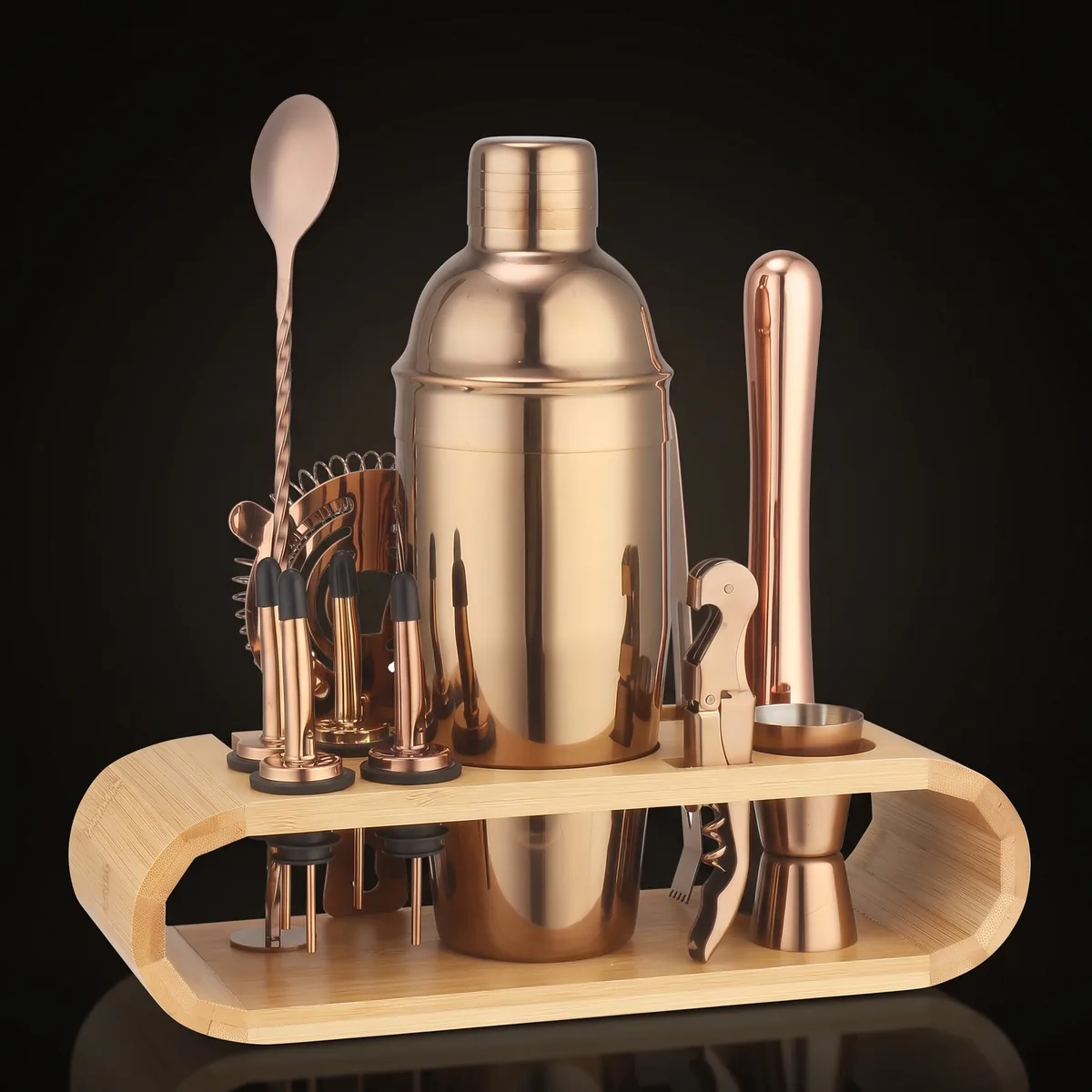 Cocktail kit 12 pieces, rose gold, 750 ml shaker, three-quarter view