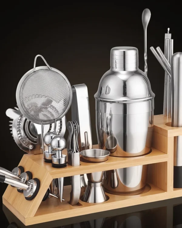 Cocktail kit 20 pieces, bamboo stand, 550 ml shaker, front view