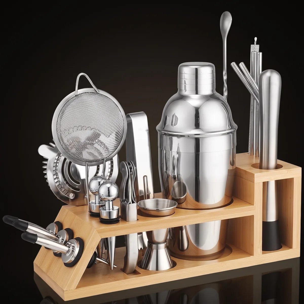 Cocktail kit 20 pieces, bamboo stand, 550 ml shaker, front view