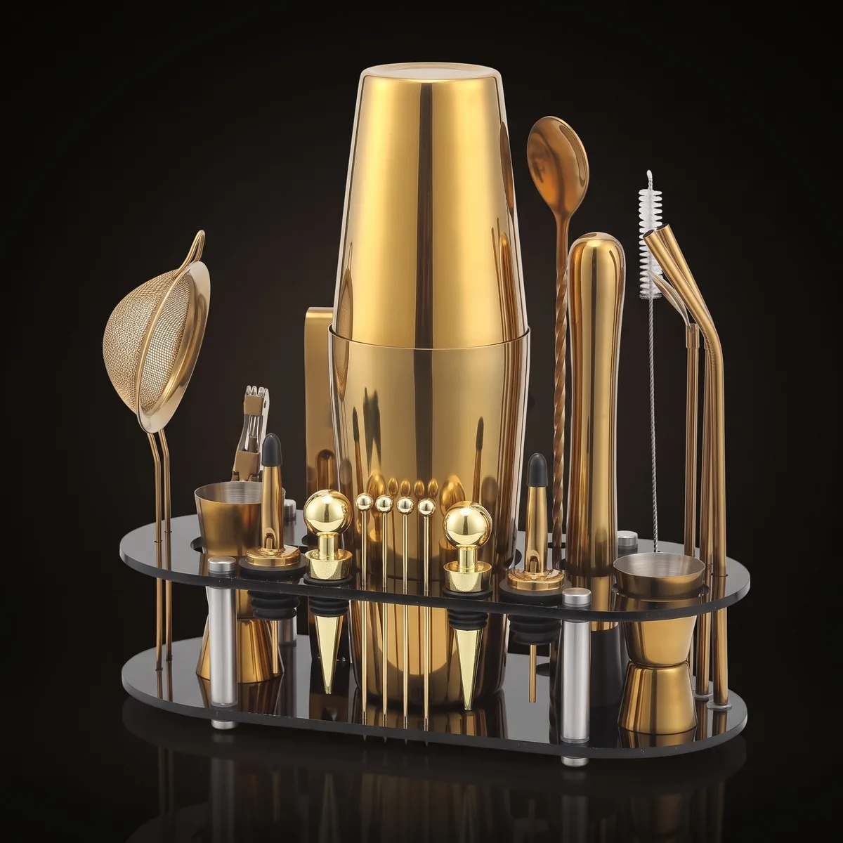 Cocktail kit 23 pieces, gold, Boston, three-quarter view