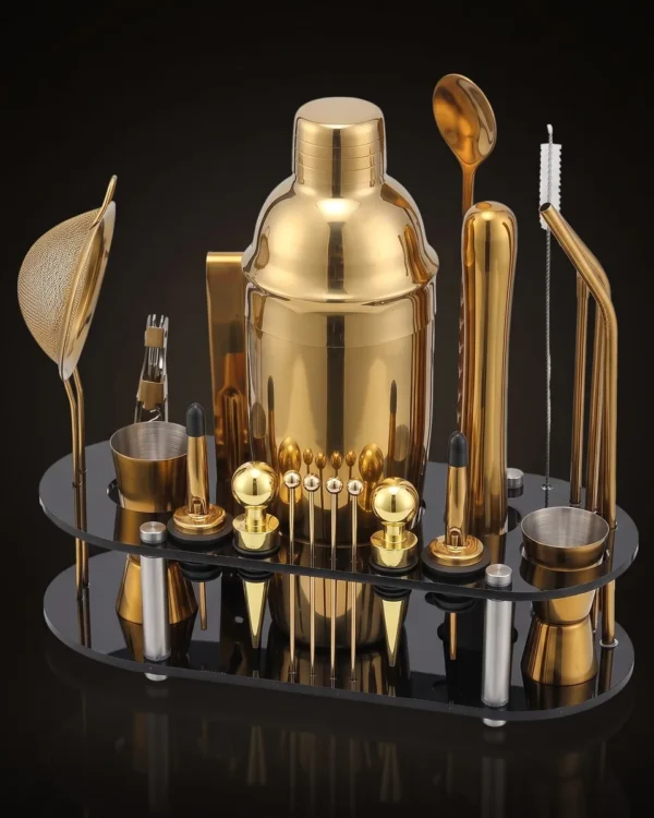 Cocktail kit 23 pieces, gold, 750 ml shaker, three-quarter view