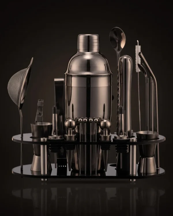 Cocktail kit 23 pieces, black, 750 ml shaker, front view