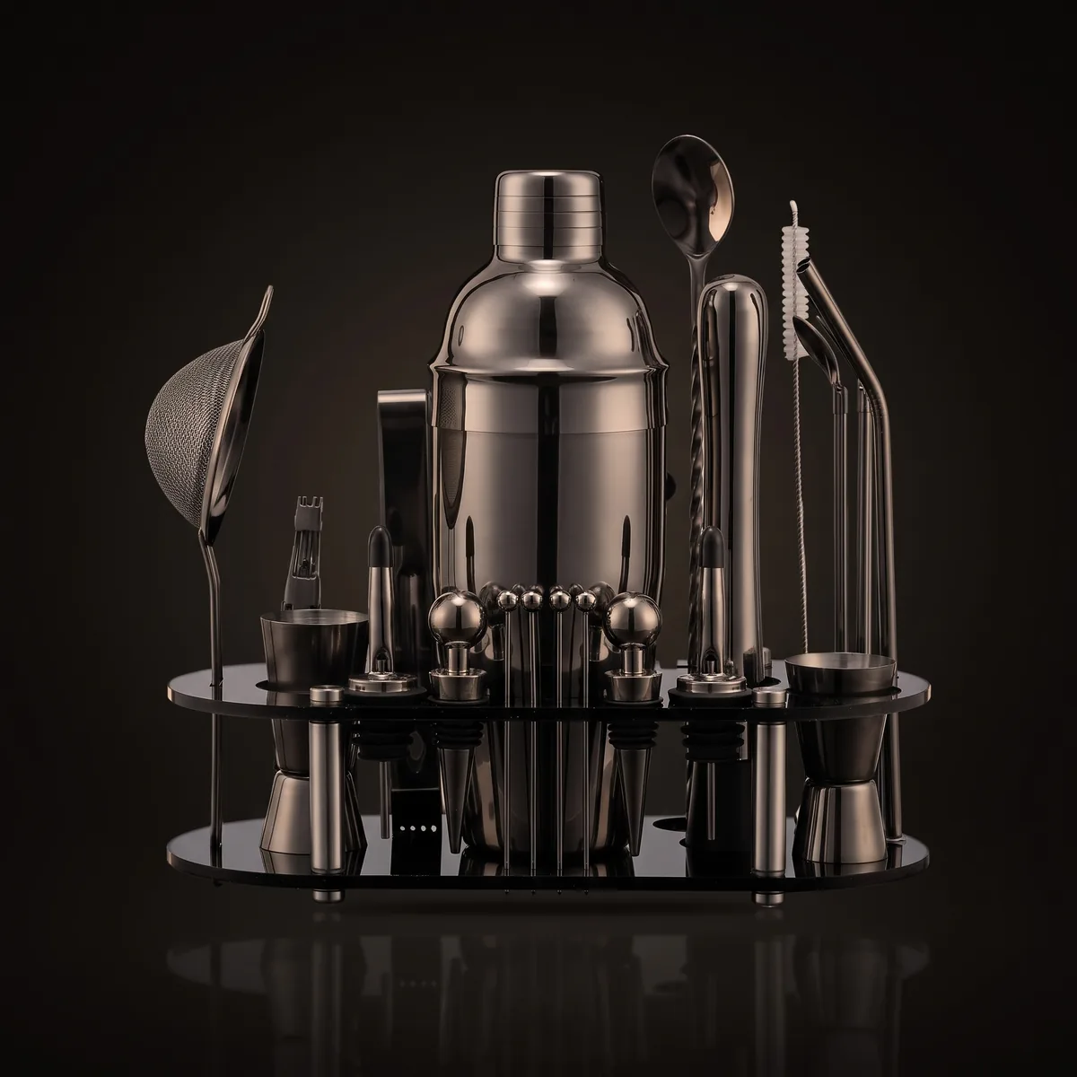 Cocktail kit 23 pieces, black, 750 ml shaker, front view