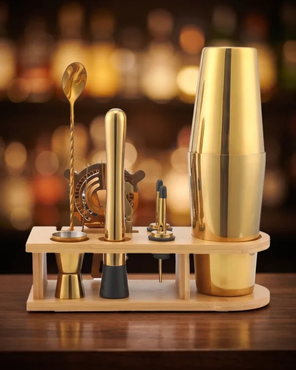 Gold cocktail kit 10 pieces, Boston, on a bar counter