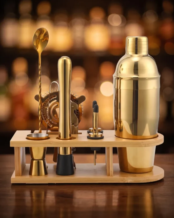 Gold cocktail kit 10 pieces, 750 ml shaker, on a bar counter