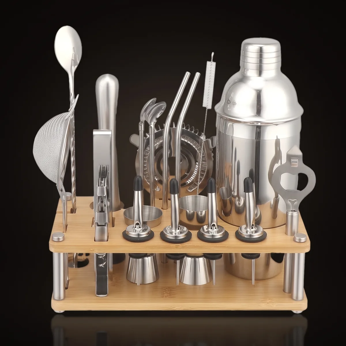 Cocktail kit with bamboo stand, 750 ml shaker, front view