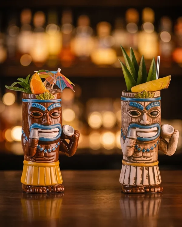 Conch tiki mugs 440 ml, set of 2, on a bar counter