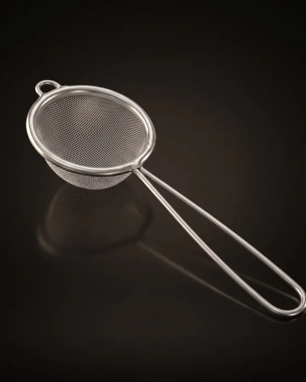 Fine-mesh strainer 5 cm, three-quarter view