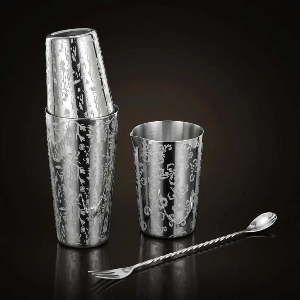 Engraved Boston set 3 pieces, Ay Tsao pattern, three-quarter view