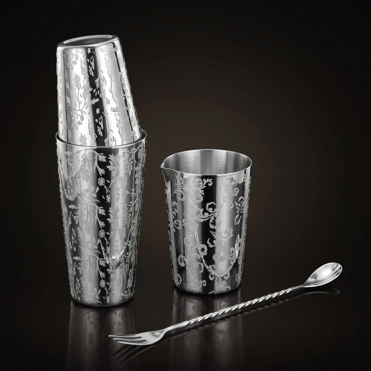 Engraved Boston set 3 pieces, Ay Tsao pattern, three-quarter view