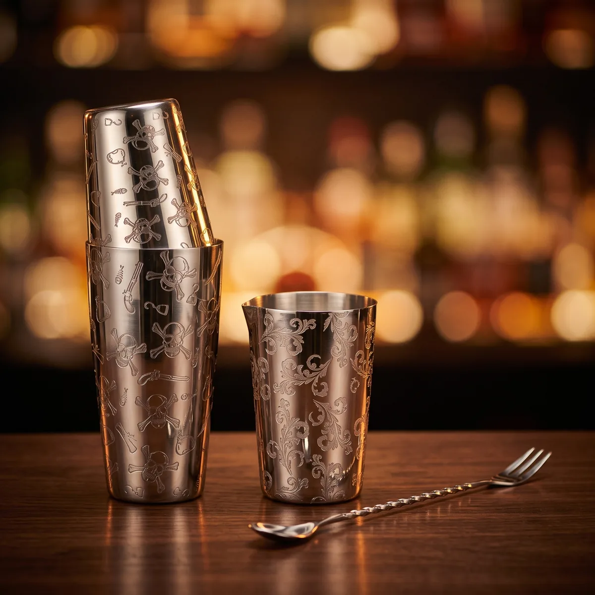 Engraved Boston set 3 pieces, skull pattern, on a bar counter