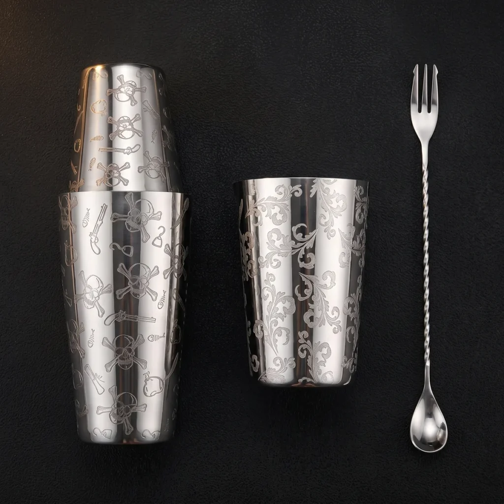 Engraved Boston set 3 pieces, skull pattern, top view