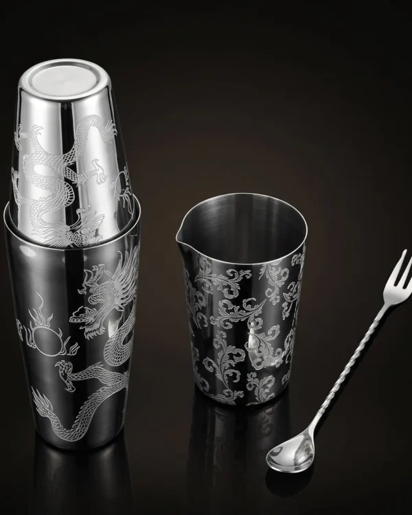 Engraved Boston set 3 pieces, Dragon pattern, three-quarter view