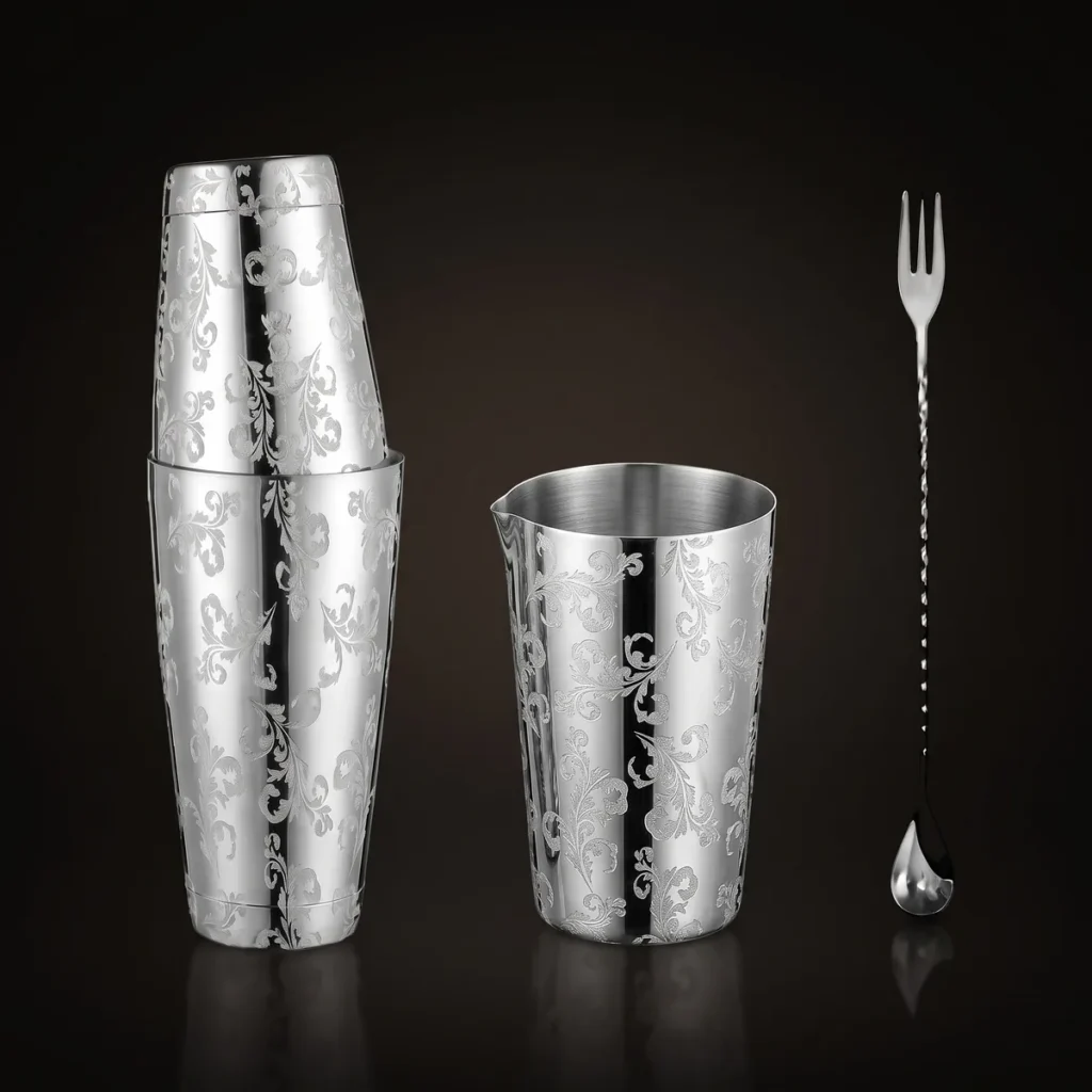 Engraved Boston set 3 pieces, Lavender pattern, three-quarter view