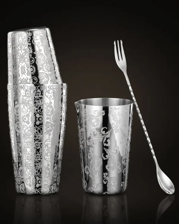 Engraved Boston set 3 pieces, Royalty pattern, three-quarter view