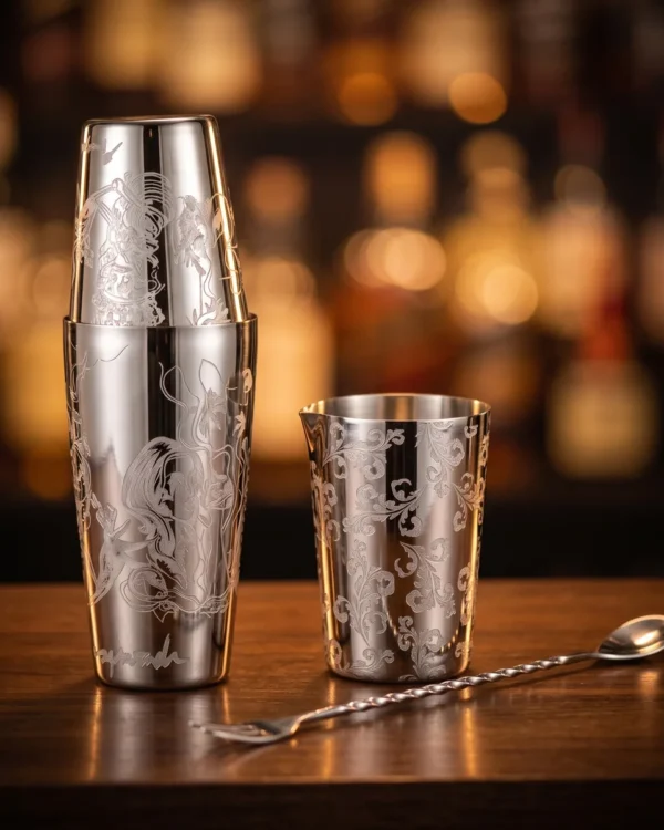 Engraved Boston set 3 pieces, Viking queen, on a bar counter