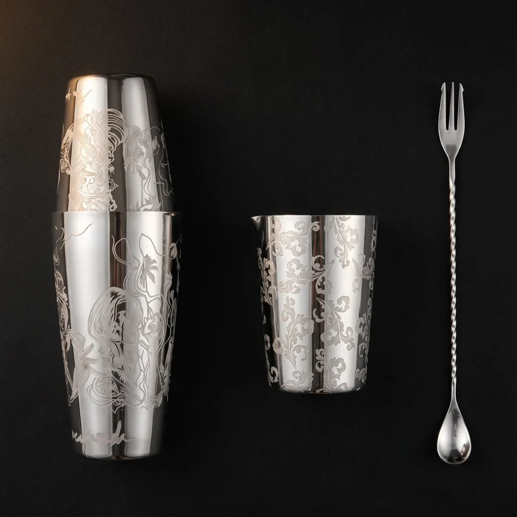 Engraved Boston set 3 pieces, Viking queen, top view