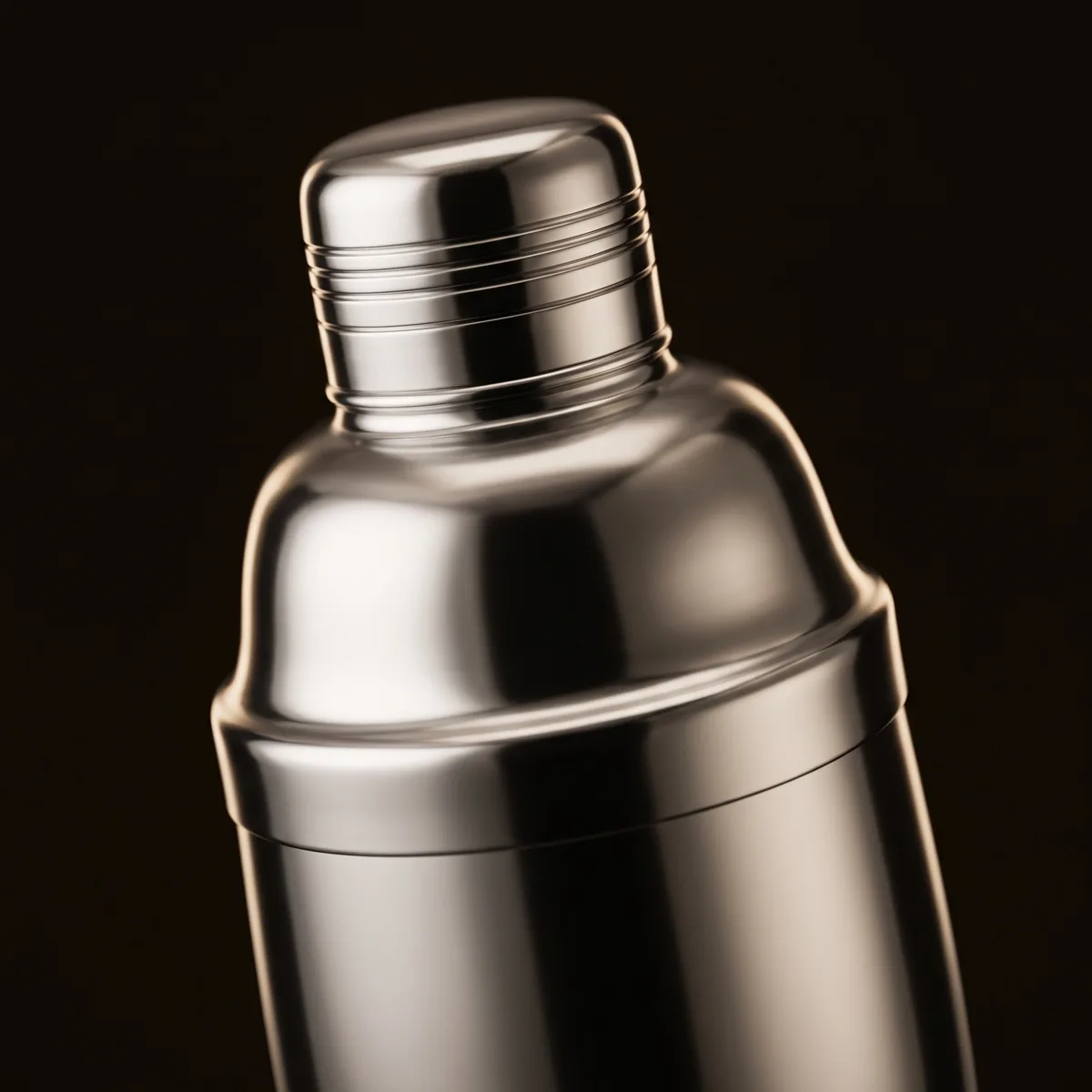 Stainless steel cobbler shaker 350 ml, three-quarter view