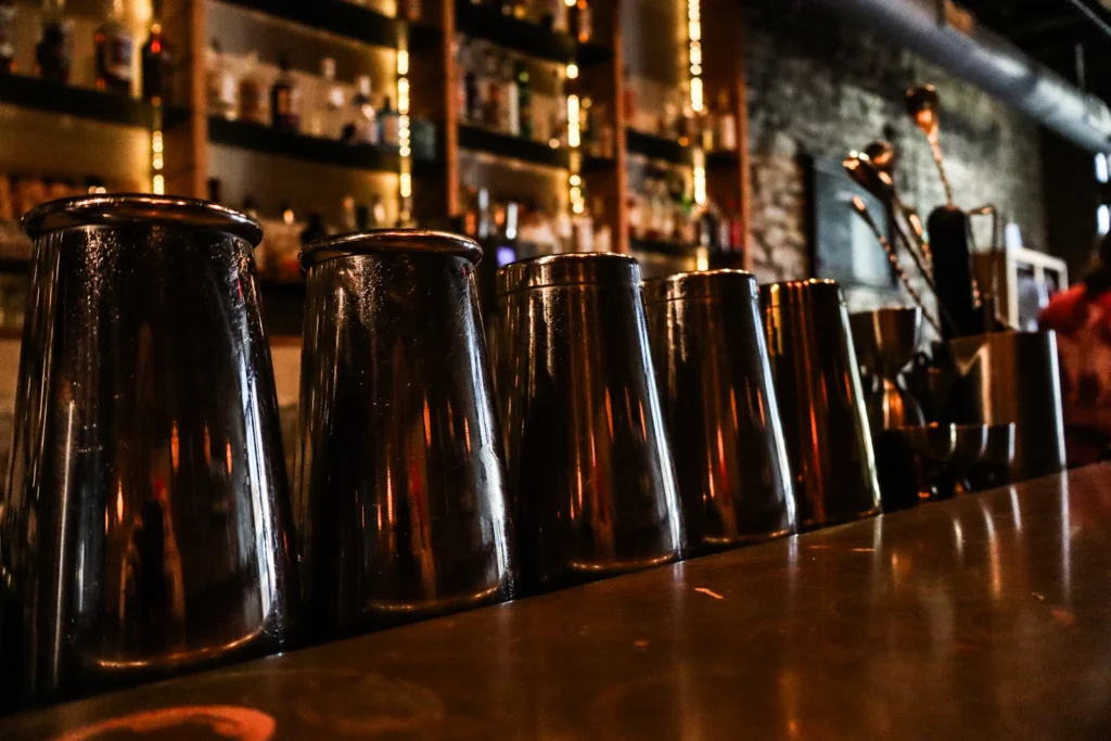 Cocktail shaker: the complete guide to choosing one and shaking well