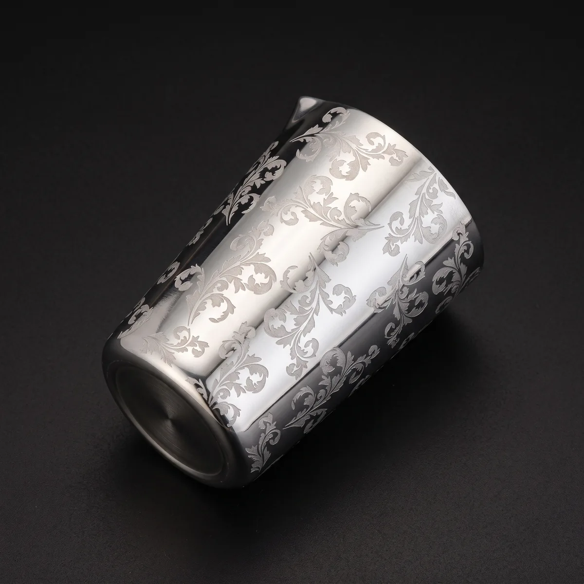 Engraved shaker tin 480 ml, top view