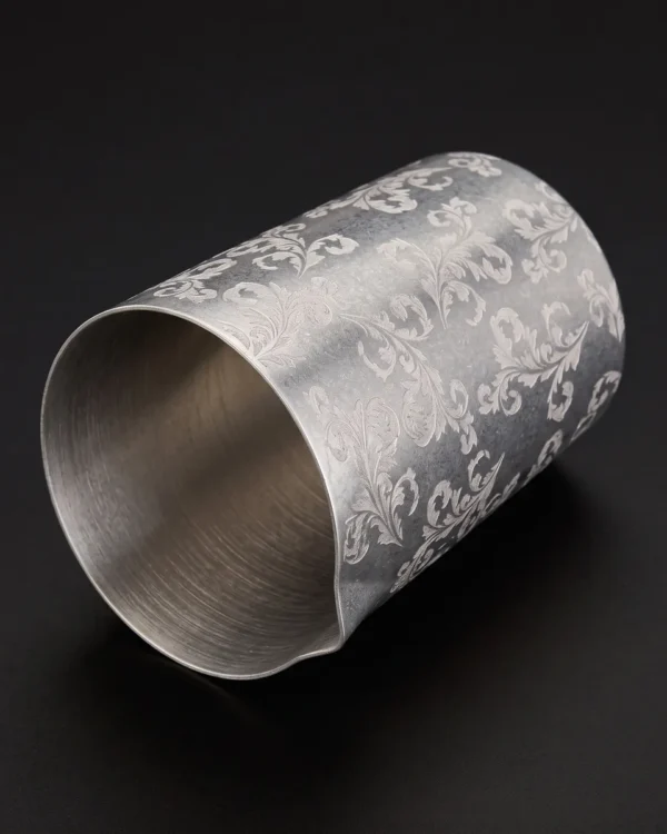 Engraved antique-finish shaker tin 480 ml, top view