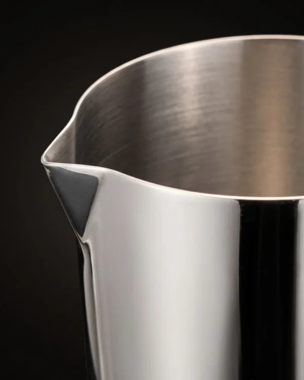 Stainless steel shaker tin 475 ml, three-quarter view