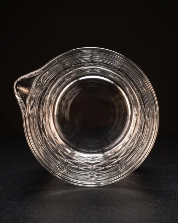 Mixing glass 700 ml, diamond cut, top view