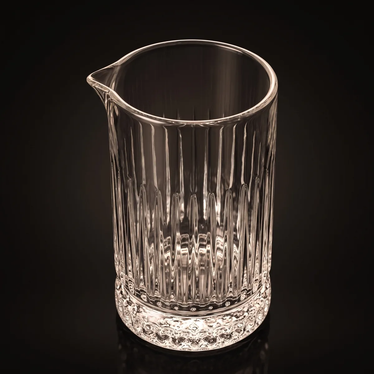 Mixing glass 700 ml, vertical ribs, three-quarter view