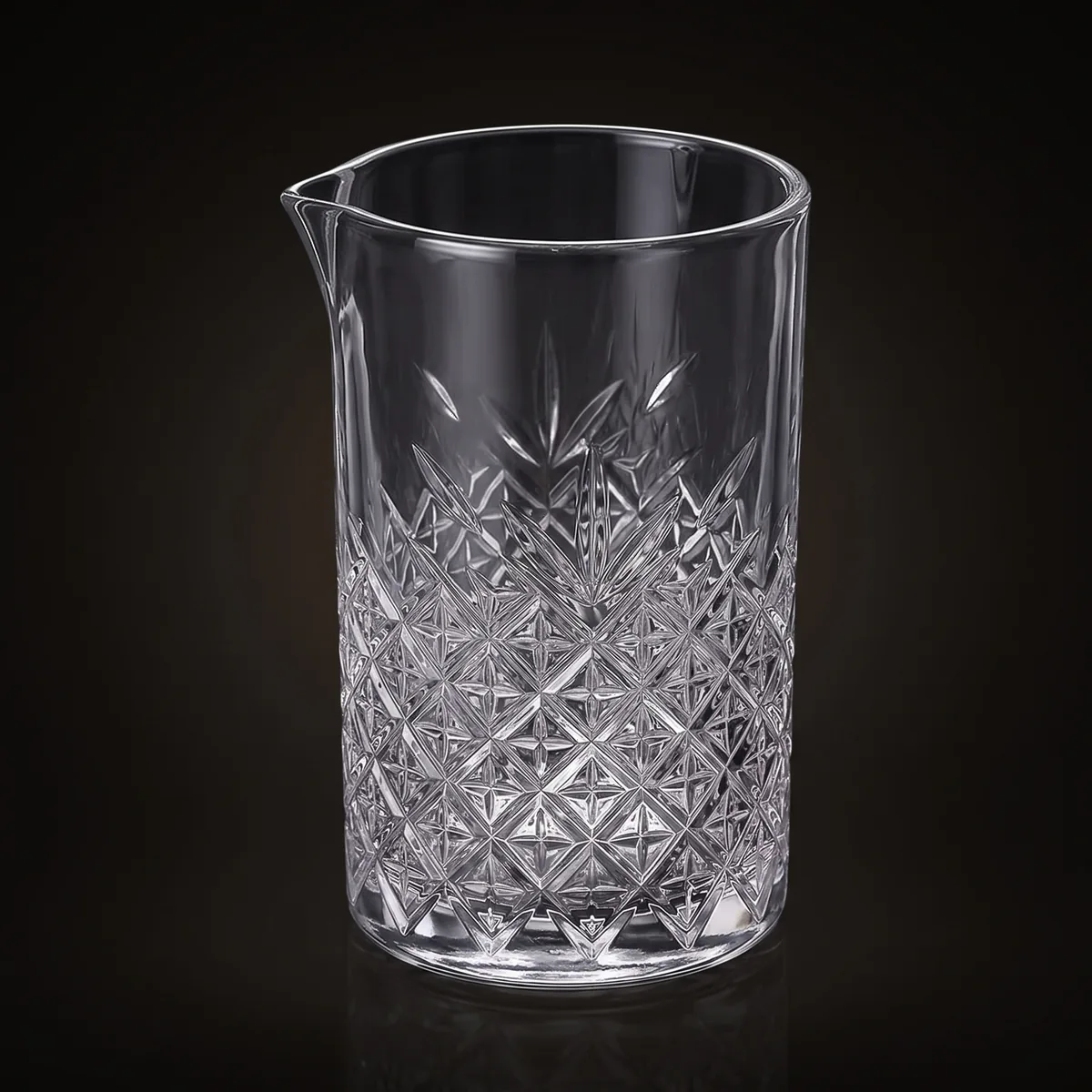 Mixing glass 700 ml, crystal cut, three-quarter view