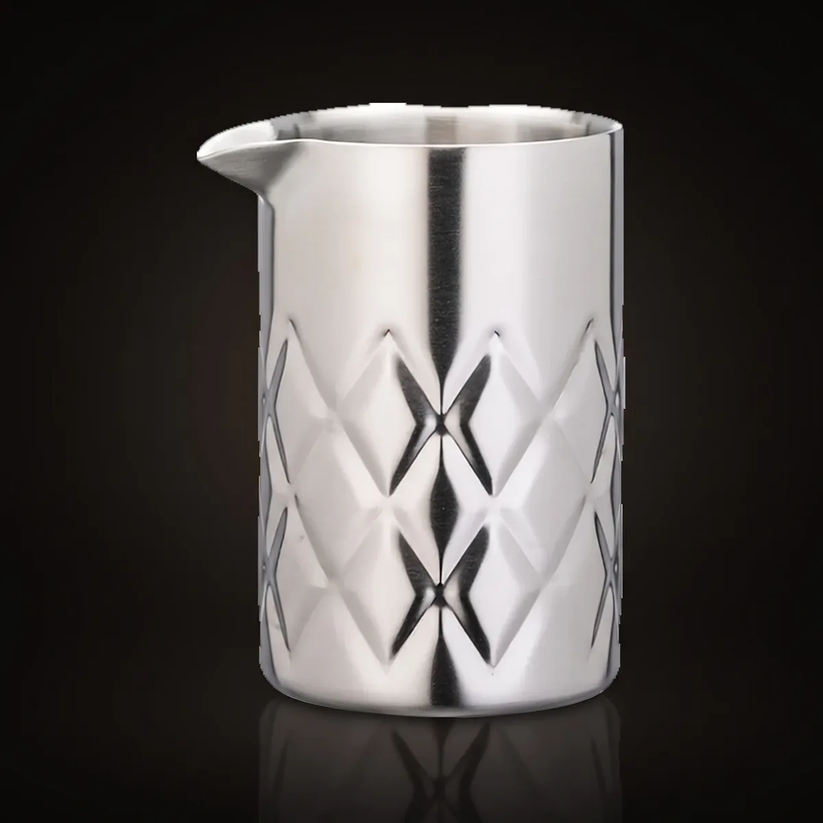 Stainless steel mixing glass, diamond pattern 550 ml, front view