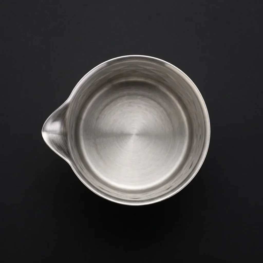 Stainless steel mixing glass, diamond pattern 550 ml, top view